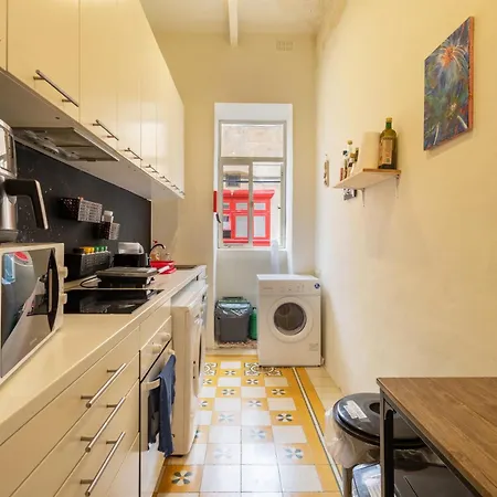 Ensuite Budget Twin At Quiet And Friendly Townhouse