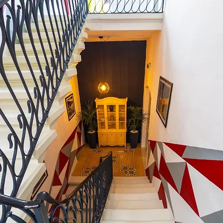 Gasthuis Ensuite Budget Twin At Quiet And Friendly Townhouse 4*