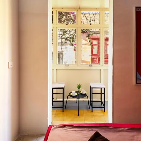 Gasthuis Ensuite Budget Twin At Quiet And Friendly Townhouse 4*